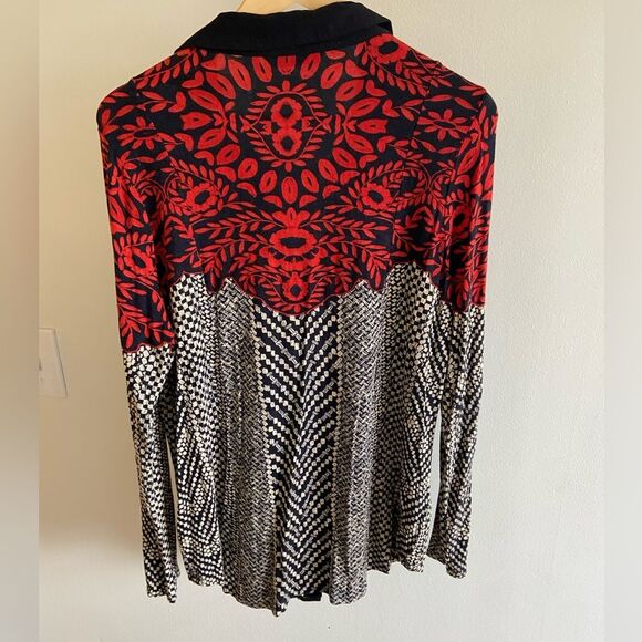 Soft Surroundings Women’s Button Down Patterned Red Black Collared Top, Large - Picture 7 of 10